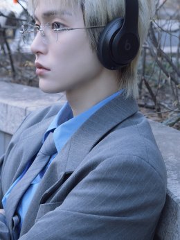 XngHan&Xoul (ซึงฮันแอนด์โซล) กลับมาอย่างเปล่งประกายด้วยมินิอัลบั้มชุดแรก "Glow" (โกลว์) นำเสนอสีสันทางดนตรีผ่าน 5 เพลงที่อิงจากซาวนด์ EDM หลากหลายแบบ